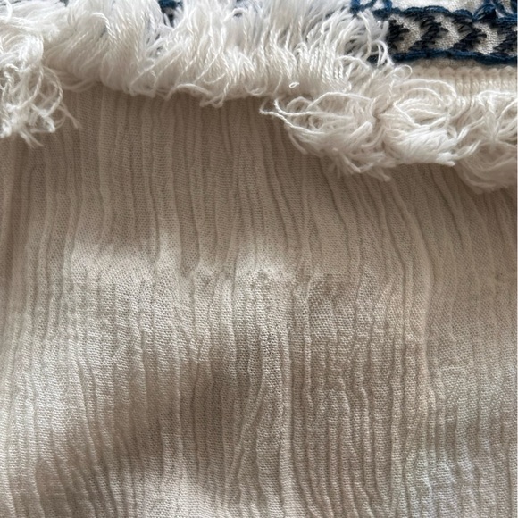 Nu Construction Boho Embroidered White and Blue Blouse Size Small - Picture 8 of 11